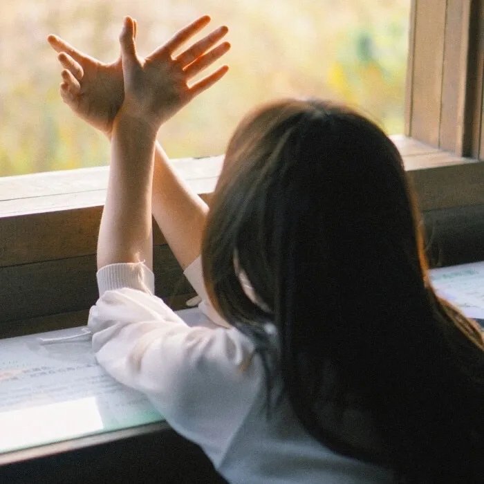 我曾被全世界推开唯独你